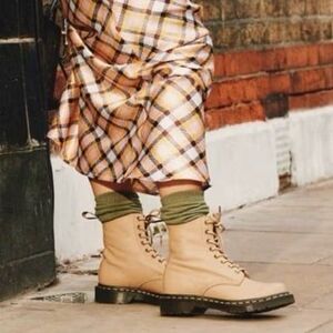 Dr. Martens Pascal Boots Limited Edition Taupe Soft Leather Cushioned Soles US 8